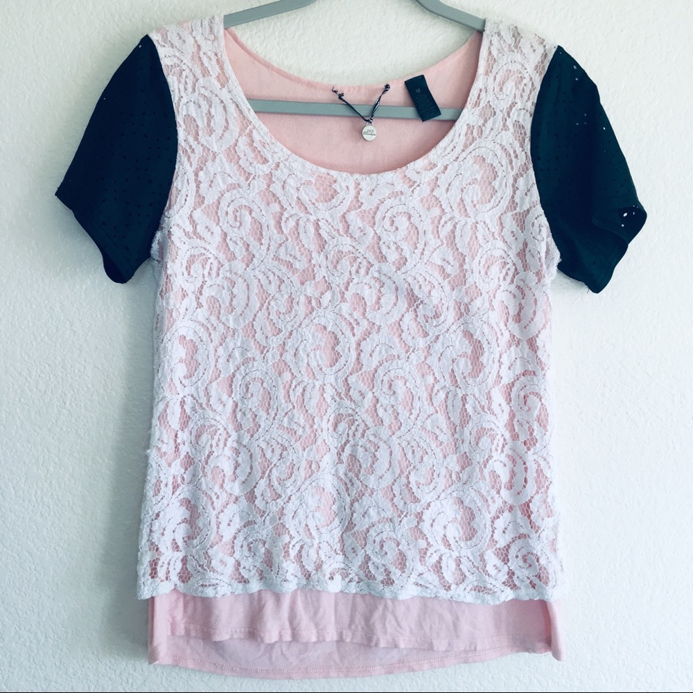 Buckle BKE Pink Lace Vegan Leather T-shirt Top